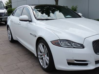 Jaguar XJ 3.0L V-6 Gas Supercharged