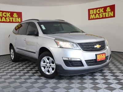 Pre-Owned 2017 Chevrolet Traverse LS