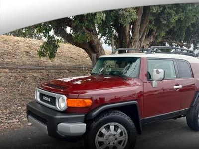 Toyota FJ Cruiser 4.0L V-6 Gas