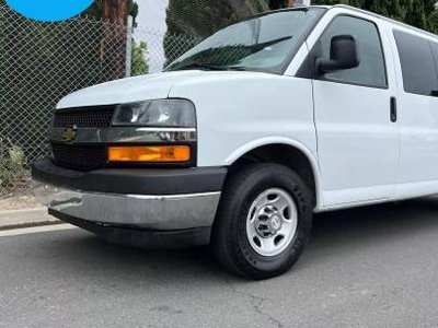 Chevrolet Express Passenger 6.0L V-8 Gas