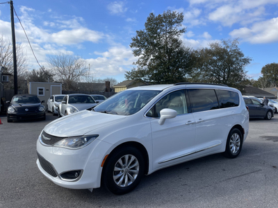 2017 Chrysler Pacifica Touring-L FWD for sale in Houston, TX