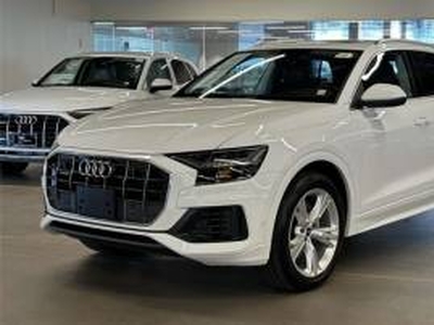 Audi Q8 3000