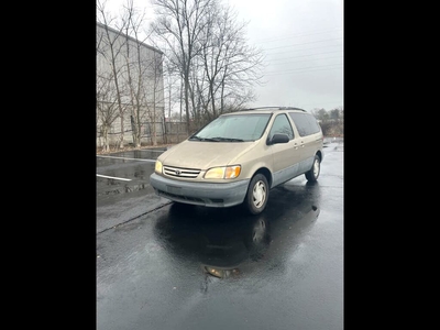 2001 Toyota Sienna