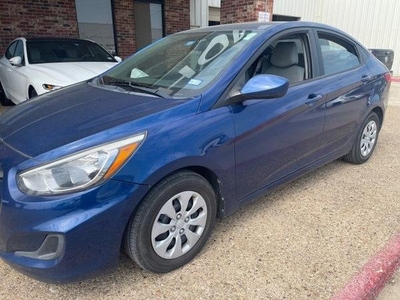 2015 Hyundai Accent for Sale in Northwoods, Illinois