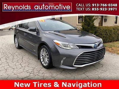 2017 Toyota Avalon Hybrid for Sale in Chicago, Illinois
