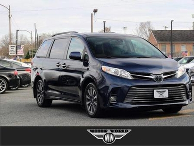 2018 Toyota Sienna for Sale in Northwoods, Illinois