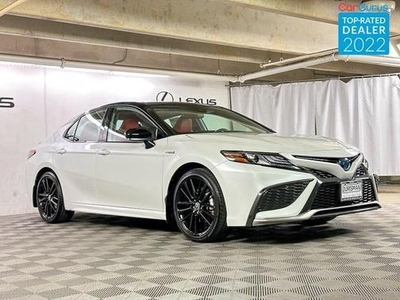 2021 Toyota Camry Hybrid for Sale in Northwoods, Illinois