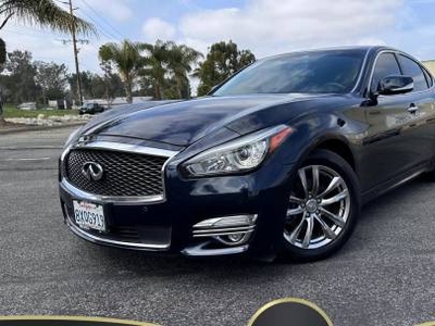 INFINITI Q70 3.7L V-6 Gas