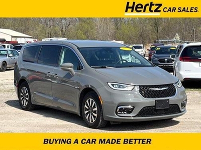 2022 Chrysler Pacifica Hybrid for Sale in Chicago, Illinois