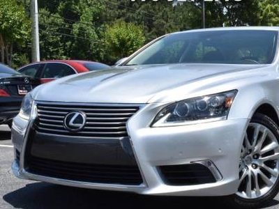 Lexus LS 4.6L V-8 Gas