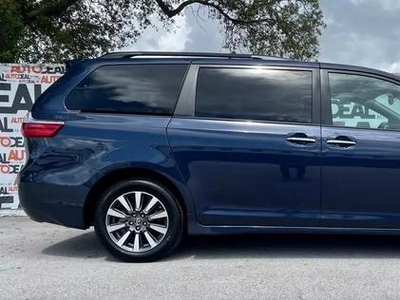 2018 Toyota Sienna XLE Minivan 4D for sale in Miami, FL