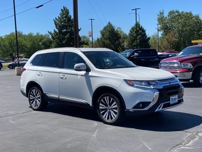 2020 MitsubishiOutlander CUV