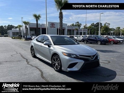 2018 Toyota Camry for Sale in Northwoods, Illinois