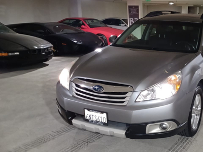 2011 Subaru Outback 4dr Wgn H6 Auto 3.6R Limited Pwr Moon/Nav for sale in Van Nuys, CA