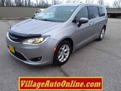 2017 Chrysler Pacifica Touring L for sale in Green Bay, WI