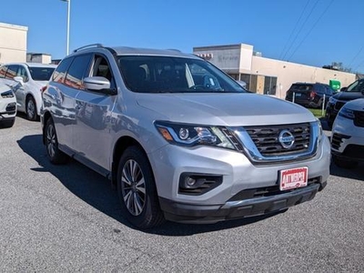 2017 Nissan Pathfinder for Sale in Northwoods, Illinois