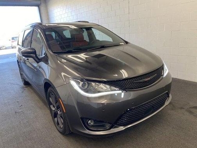 2020 Chrysler Pacifica for Sale in Saint Louis, Missouri