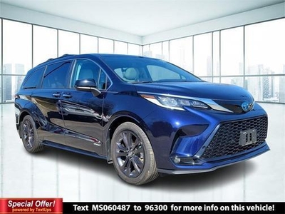 2021 Toyota Sienna for Sale in Chicago, Illinois