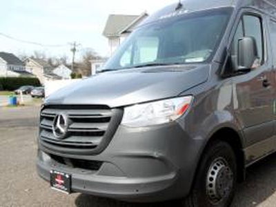 Mercedes-Benz Sprinter Cargo Van 3000