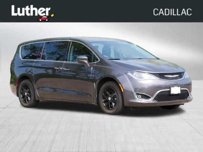 2020 Chrysler Pacifica for Sale in Denver, Colorado