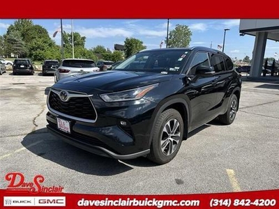 2021 Toyota Highlander for Sale in Co Bluffs, Iowa