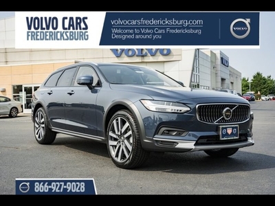 New 2024 Volvo V90 B6 Cross Country Ultimate w/ Protection Package Premier
