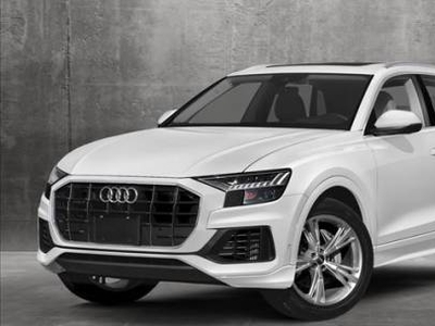 Audi Q8 3000