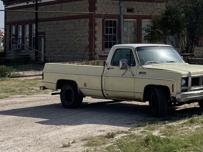 FOR SALE: Square Body Project Truck $7,500 USD