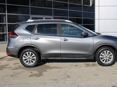 2019 Nissan Rogue SV in Milwaukee, WI