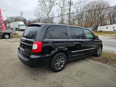 2016 Chrysler Town & Country