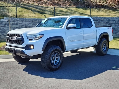 Used 2017 Toyota Tacoma TRD Off-Road for sale in ALEXANDRIA, VA 22310: Truck Details - 675500257 | Kelley Blue Book