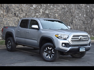 Used 2017 Toyota Tacoma TRD Off-Road for sale in DUMFRIES, VA 22026: Truck Details - 672708824 | Kelley Blue Book