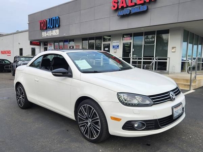 2013 Volkswagen EOS HARD TOP CONVERTIBLE - REAR CMAERA - LEATHER AND HEATED $10,988