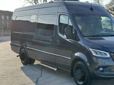 Mercedes-Benz Sprinter Cargo Van 3000