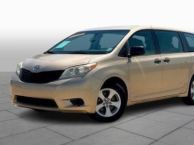 2011 Toyota Sienna for Sale in Chicago, Illinois