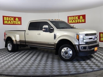 Pre-Owned 2017 Ford F-450SD King Ranch