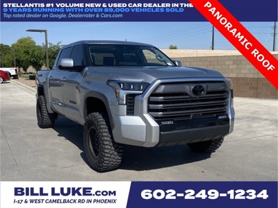 PRE-OWNED 2022 TOYOTA TUNDRA LIMITED WITH NAVIGATION & 4WD