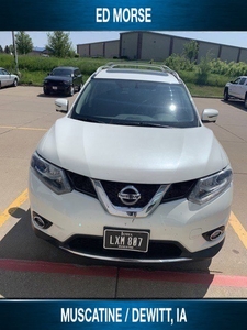 2016 Nissan Rogue SL in Muscatine, IA
