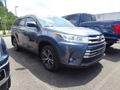 2019 Toyota Highlander for Sale in Chicago, Illinois