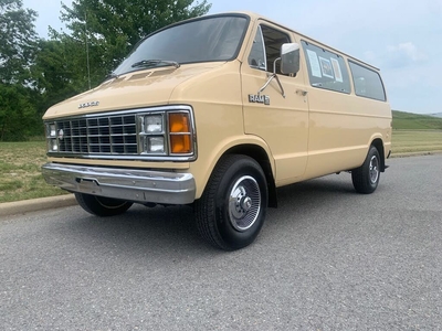 1981 Dodge RAM Wagon