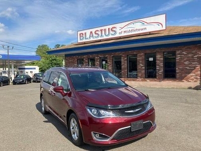 2017 Chrysler Pacifica for Sale in Co Bluffs, Iowa