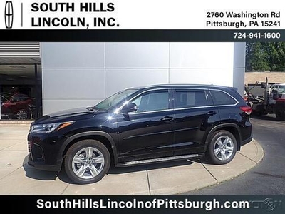 2017 Toyota Highlander for Sale in Co Bluffs, Iowa