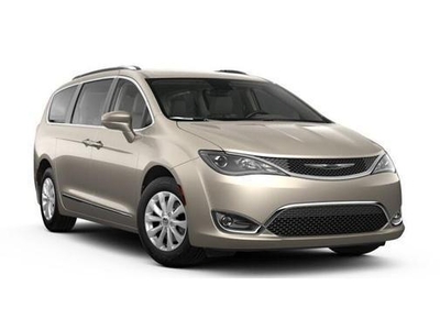 2018 Chrysler Pacifica for Sale in Co Bluffs, Iowa