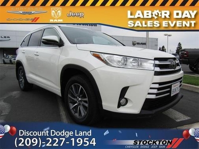 2018 Toyota Highlander for Sale in Co Bluffs, Iowa