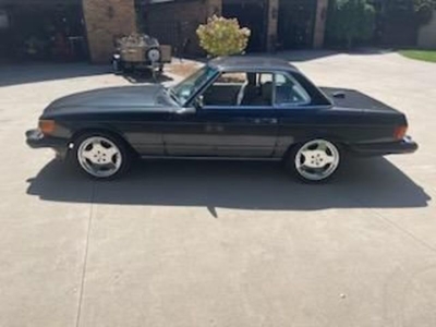 FOR SALE: 1986 Mercedes Benz 560 SL $31,995 USD