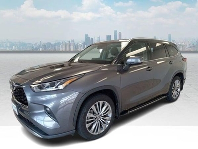 2021 Toyota Highlander for Sale in Chicago, Illinois