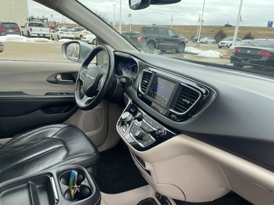 2020 Chrysler Pacifica Touring L in Middleton, WI