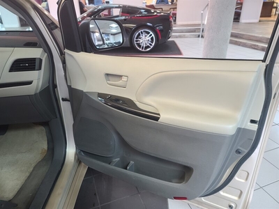2014 Toyota Sienna LE 7-Passenger Auto Access Sea in Hamilton, OH