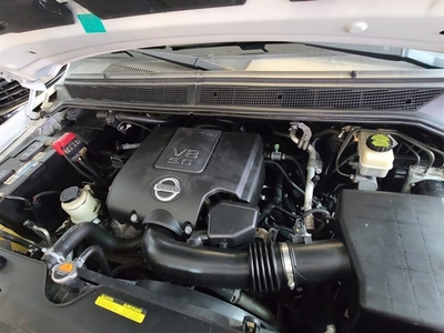 2015 Nissan Titan PRO-4X CREW CAB 4X4 in Hamilton, OH