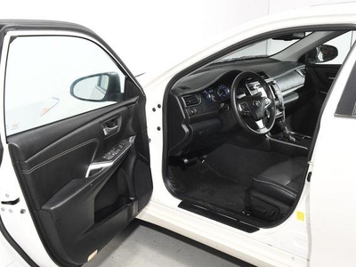 2015 Toyota Camry Hybrid XLE in Branford, CT